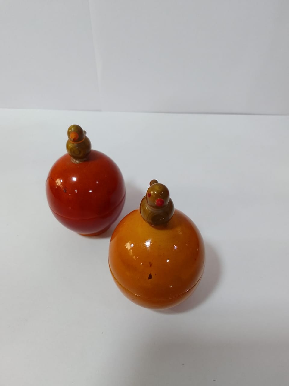 Kum Kum box (PARROT LID)